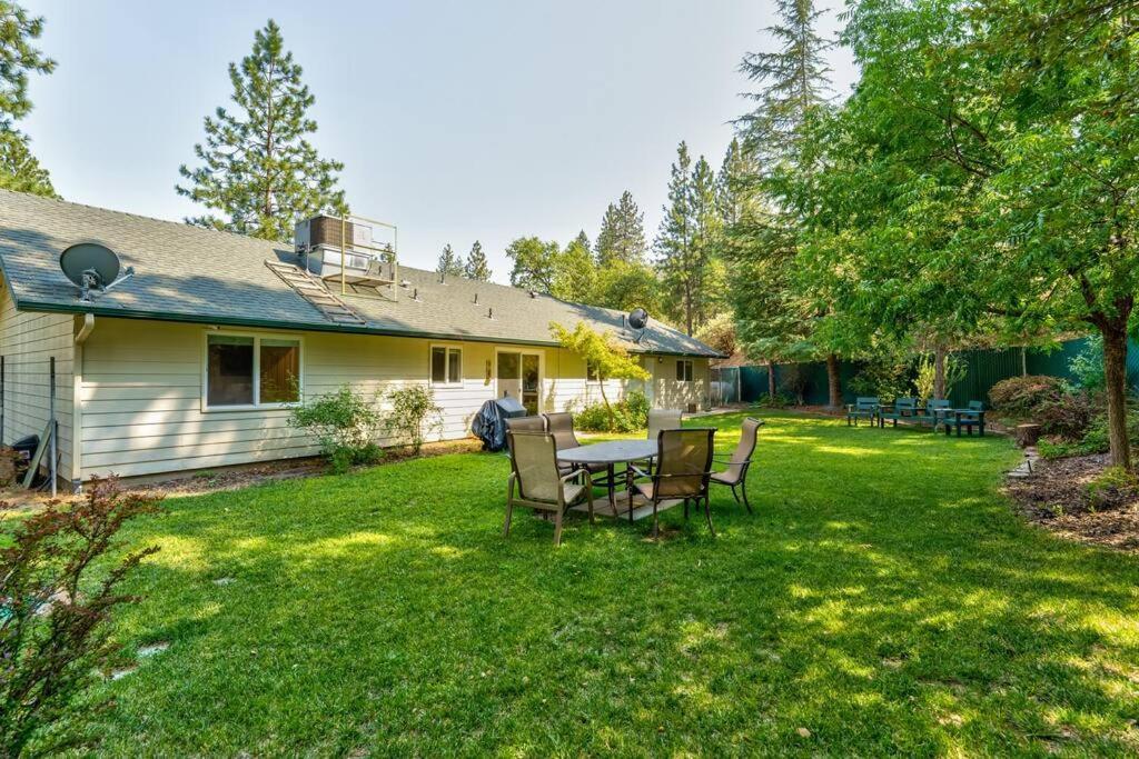 Acorn House - Charming House In Green Heaven With Pool Table With Lovely Backyard Окхерст Экстерьер фото